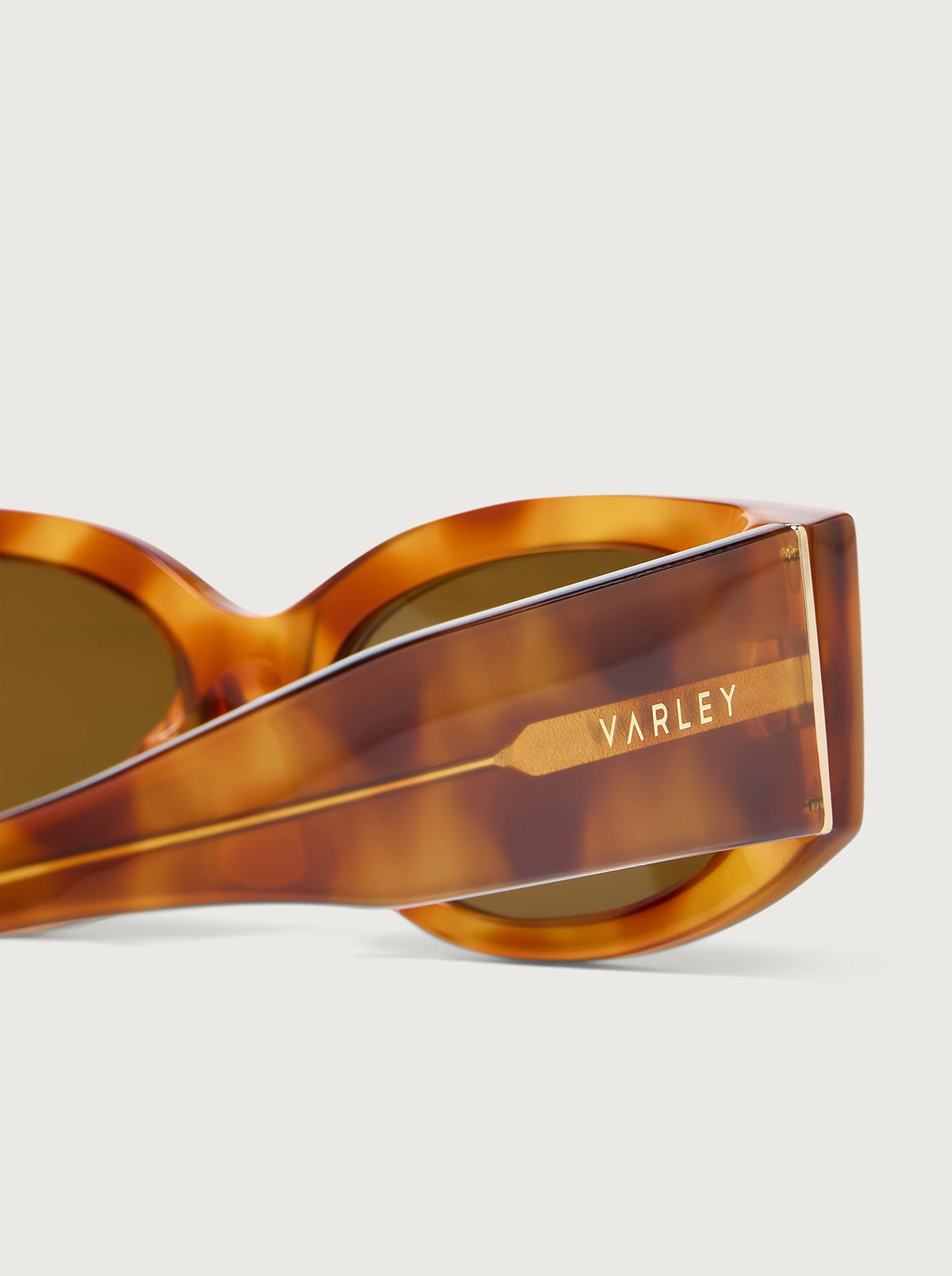 Lambeth Oval Sunglasses Bright Tortoise - Varley