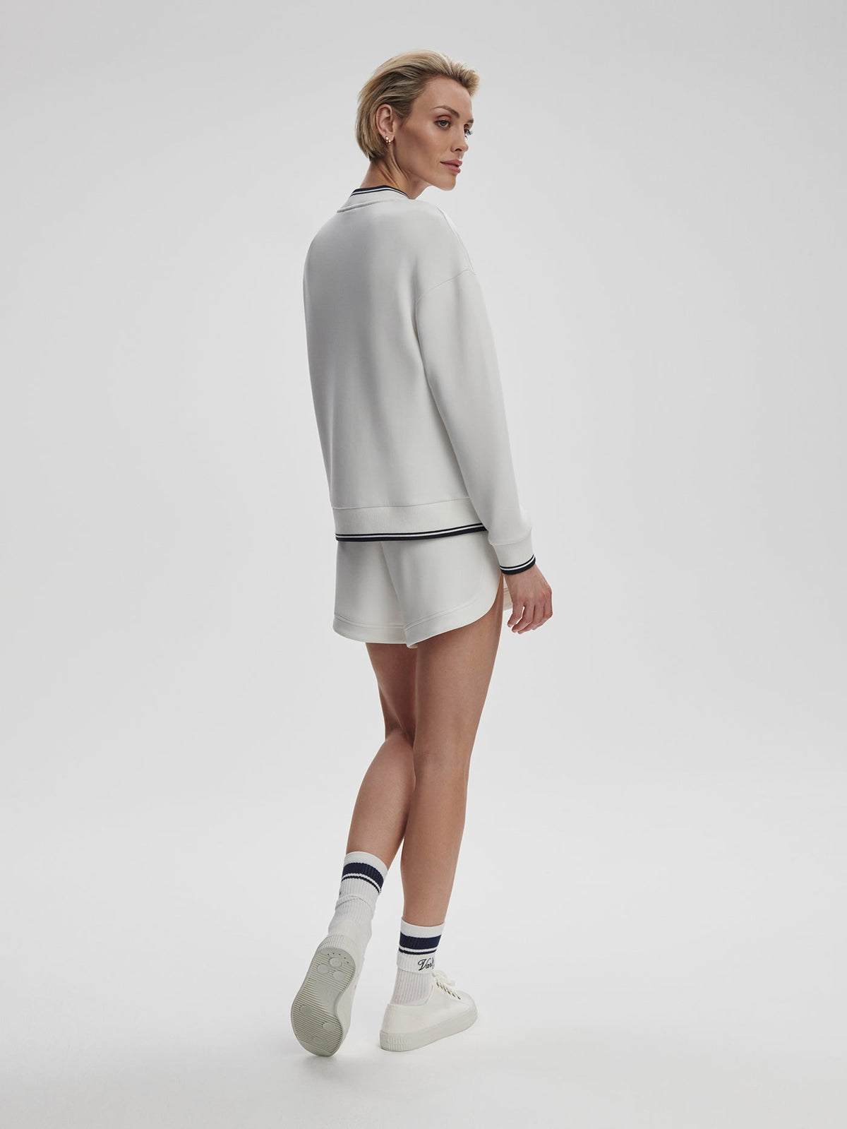Iona V Neck Sweat White/ Navy - Varley