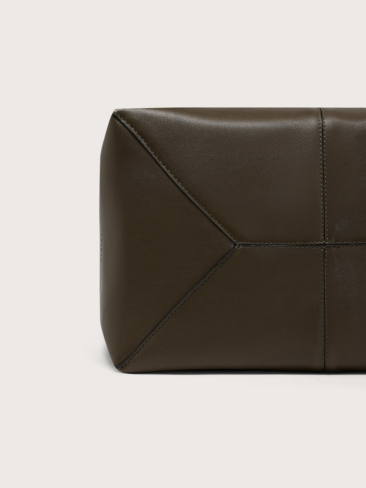 Loene Tote Bag Medium Leather - Refined Everyday Style Dark Olive - Varley
