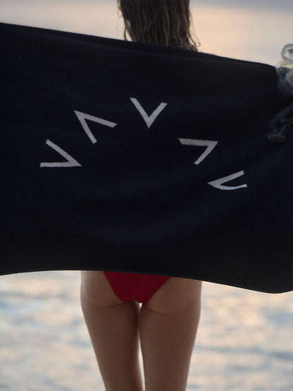 Taylor Pool Towel | VARLEY US Black/Sandshell - Varley