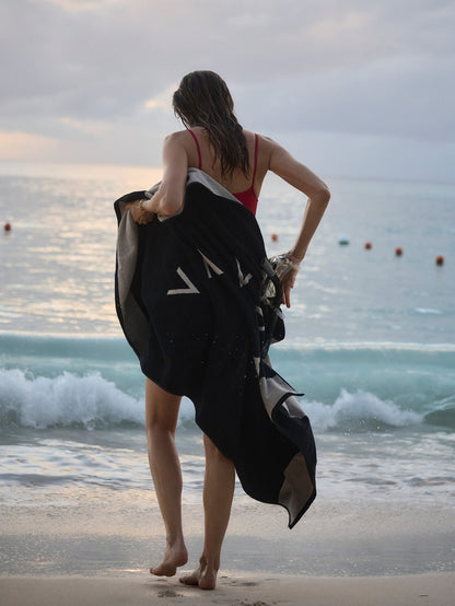 Taylor Pool Towel | VARLEY US Black/Sandshell - Varley
