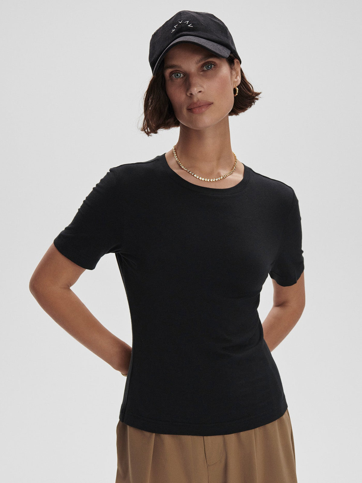 Regina Fitted Tee Black - Varley
