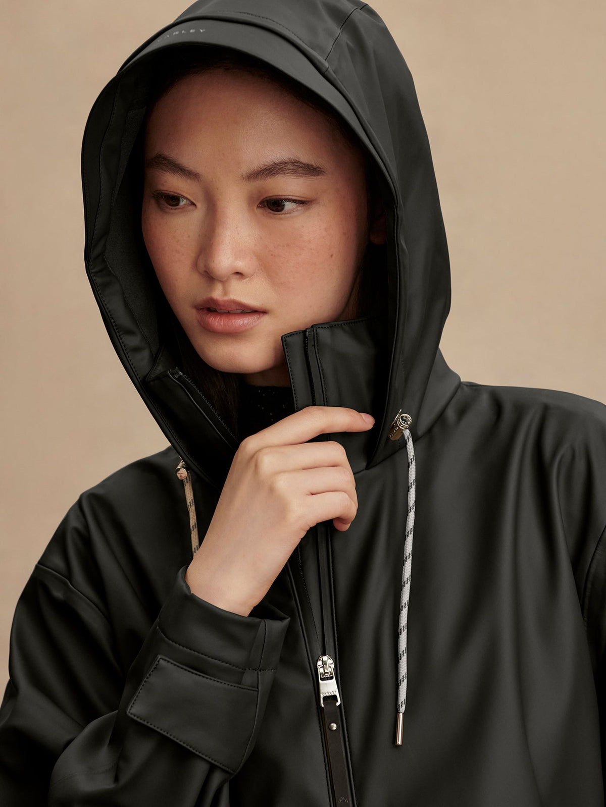 Alyssa Rain Jacket Black - Varley