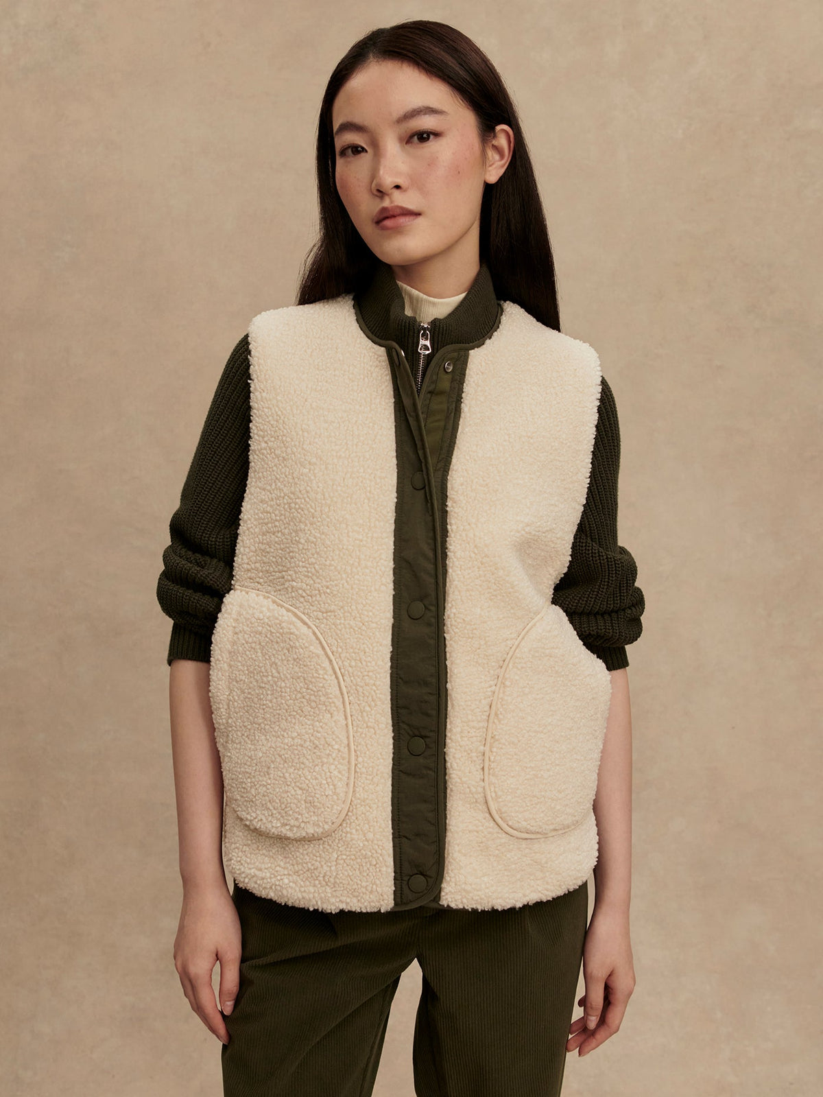 Audrea Reversible Gilet Sandshell/ Forest Night - Varley