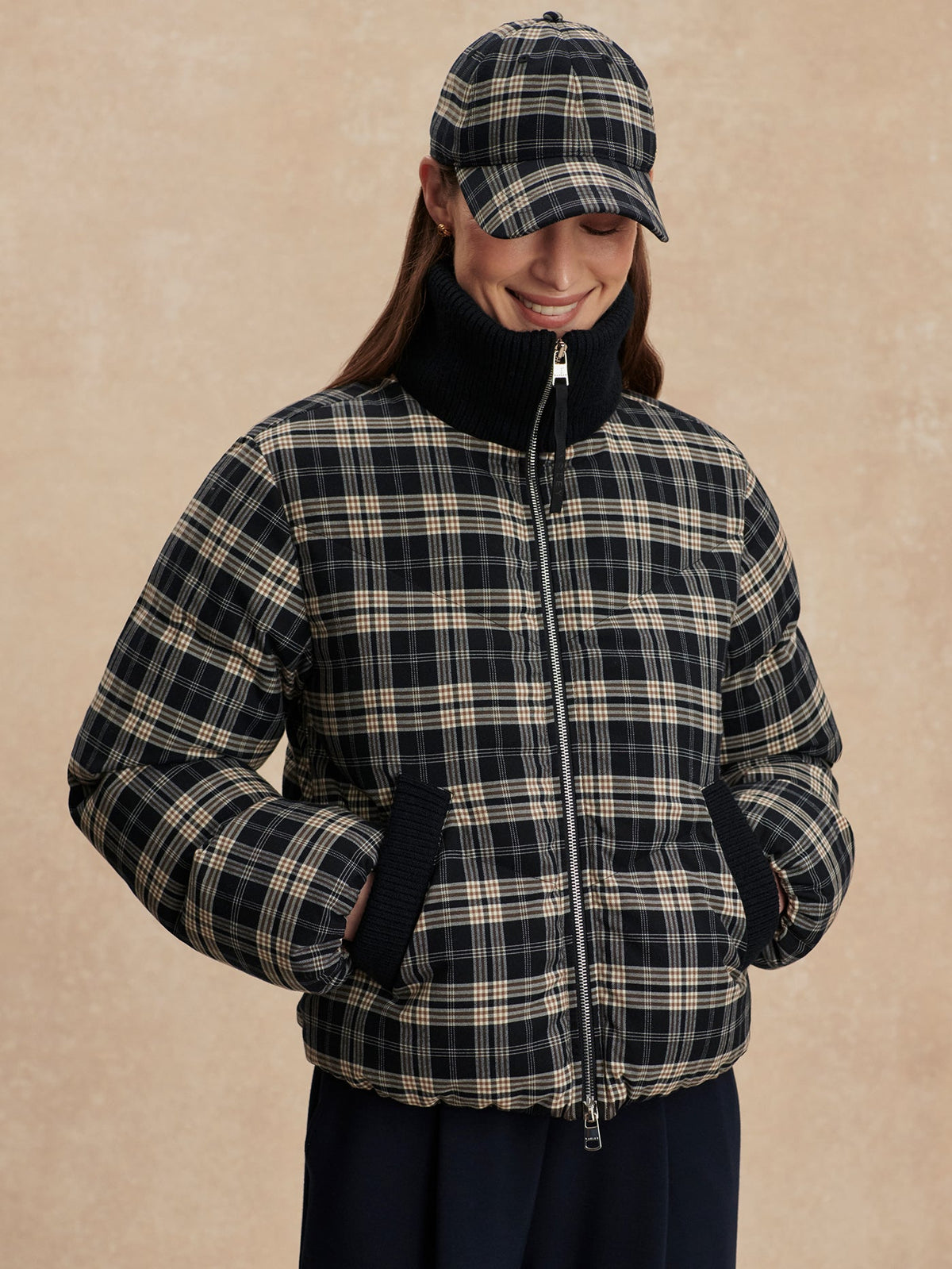Bryony Short Puffer Jacket Navy Check - Varley