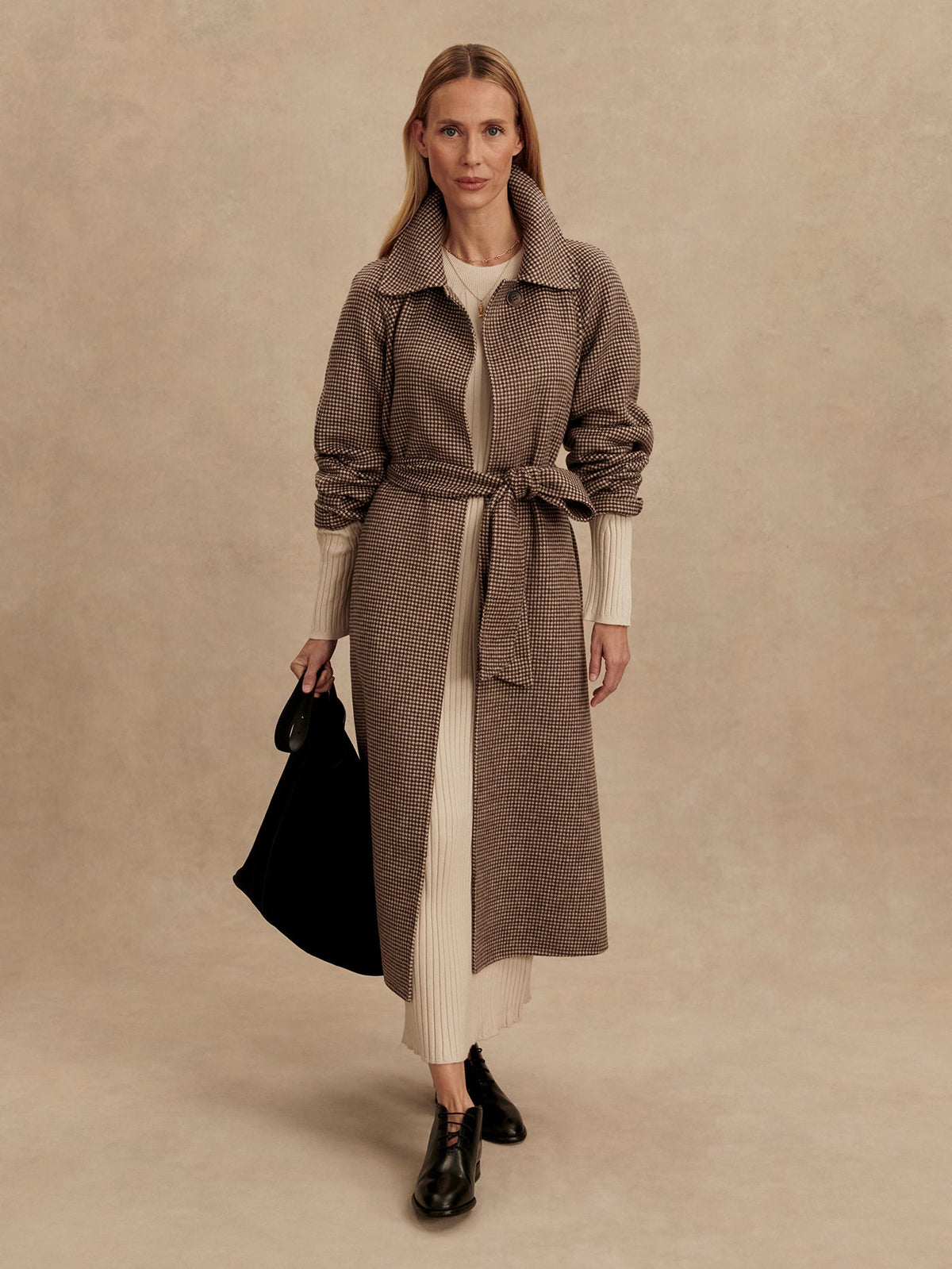 Tomlinson Belted Long Coat Deep Taupe/ Sandshell Micro Puppytooth - Varley