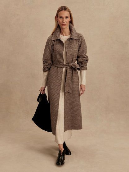 Tomlinson Belted Long Coat Deep Taupe/ Sandshell Micro Puppytooth - Varley