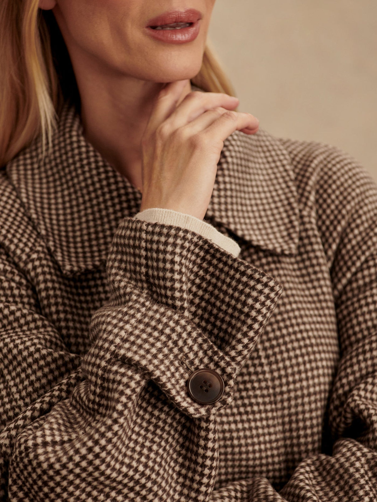 Tomlinson Belted Long Coat Deep Taupe/ Sandshell Micro Puppytooth - Varley