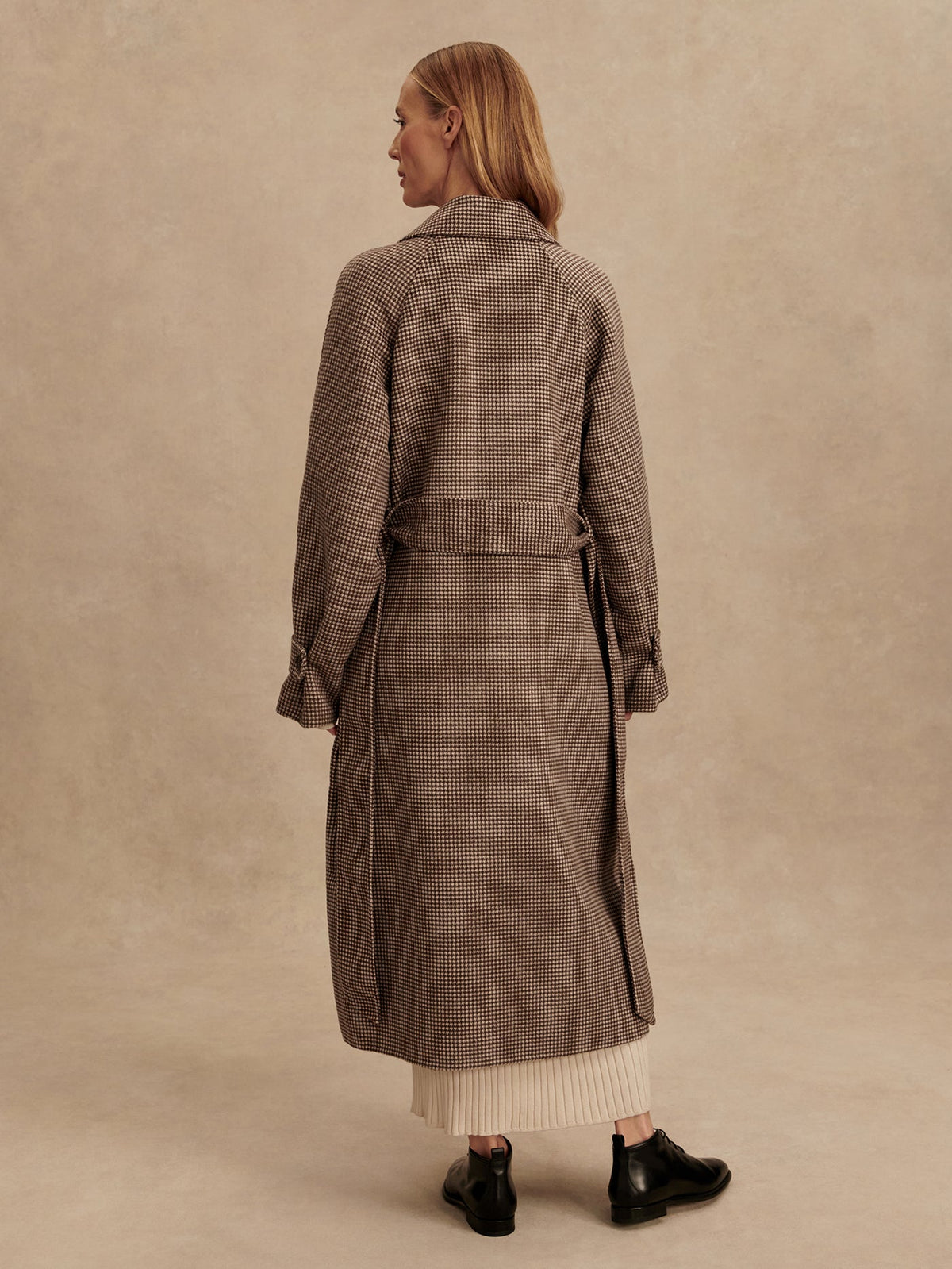 Tomlinson Belted Long Coat Deep Taupe/ Sandshell Micro Puppytooth - Varley