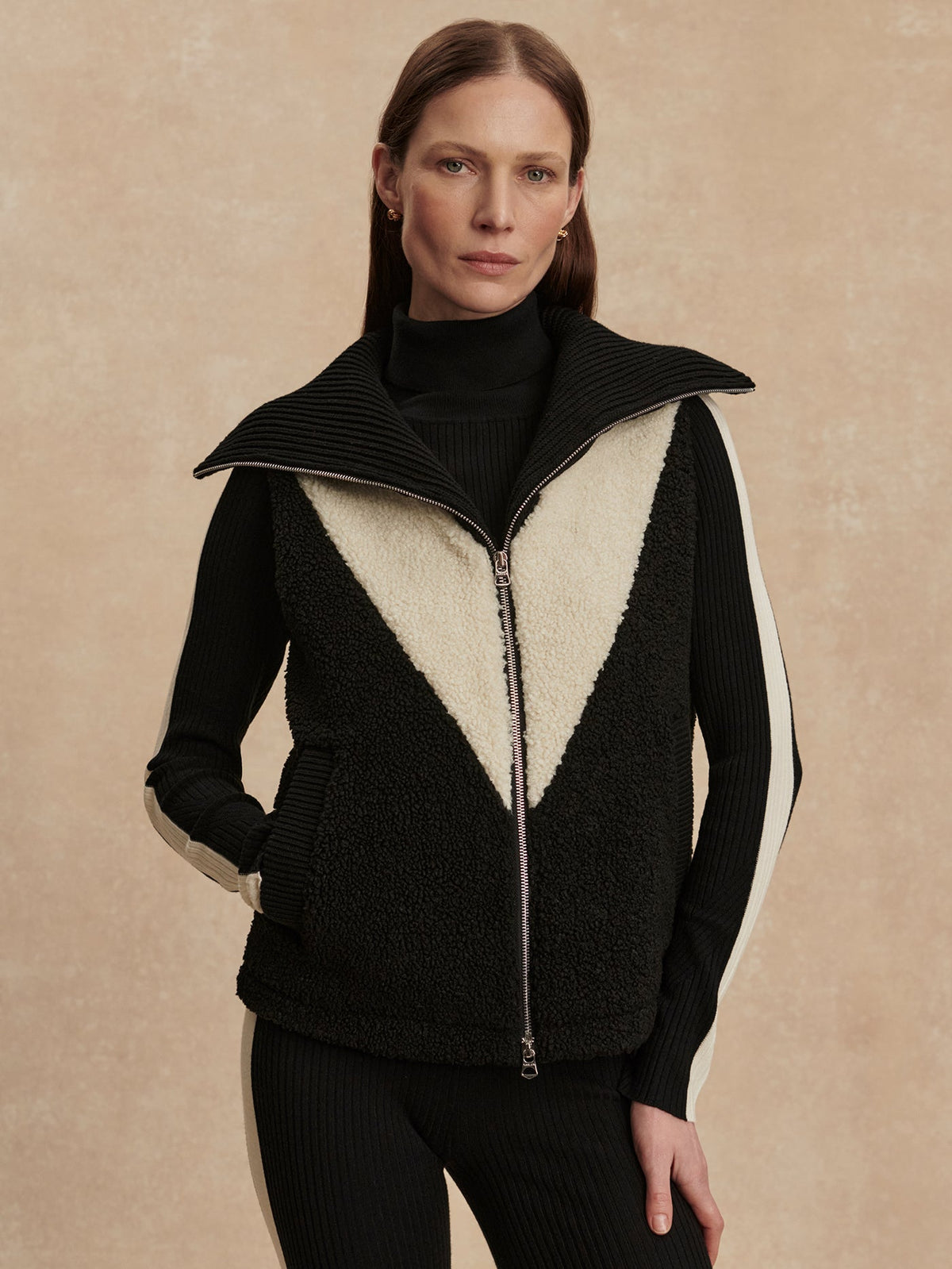 Caspian Sherpa Gilet Black - Varley
