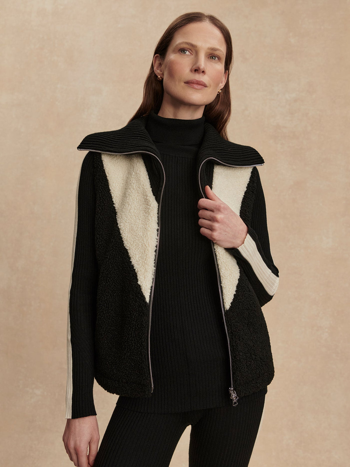 Caspian Sherpa Gilet Black - Varley