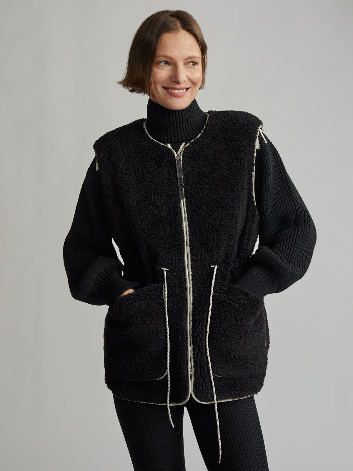 Kestrel Sherpa Gilet | VARLEY US Black - Varley
