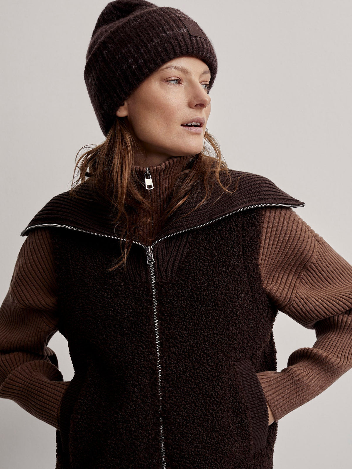Aspen Gilet Coffee Bean - Varley
