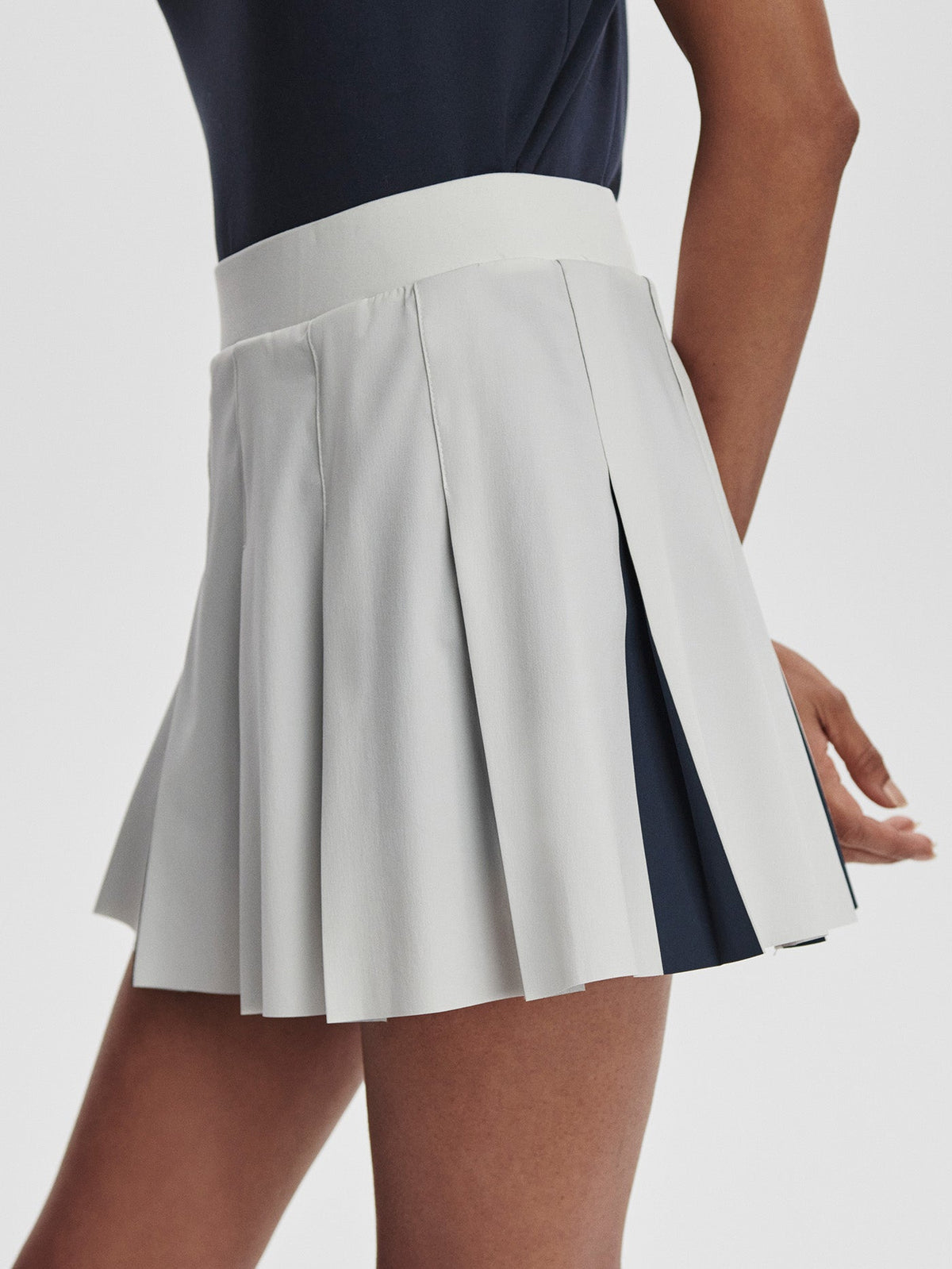 Bronte 2 in 1 Skirt 15.5 White/ Blue Nights - Varley