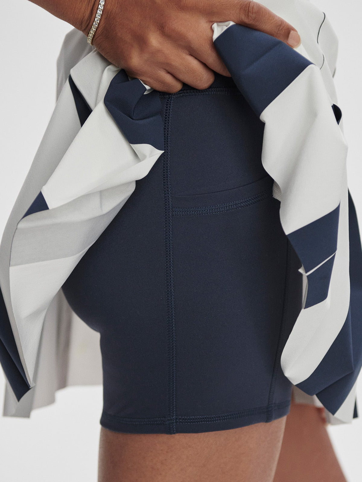 Bronte 2 in 1 Skirt 15.5 White/ Blue Nights - Varley