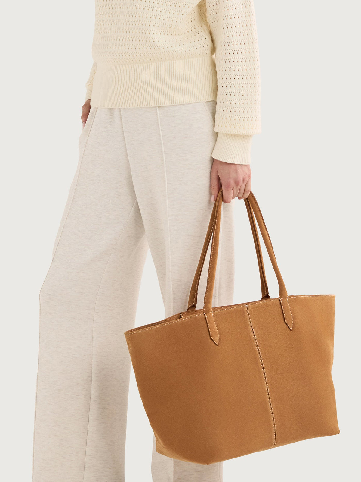 Louey Tote Bag Medium Suede - Premium Everyday Tote Caramel - Varley