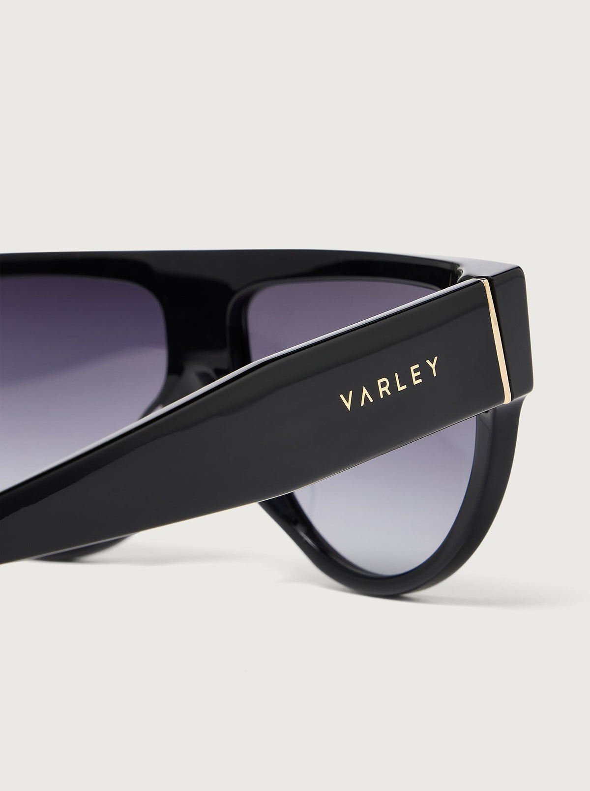 Dalling Oversize Sunglasses Black - Varley