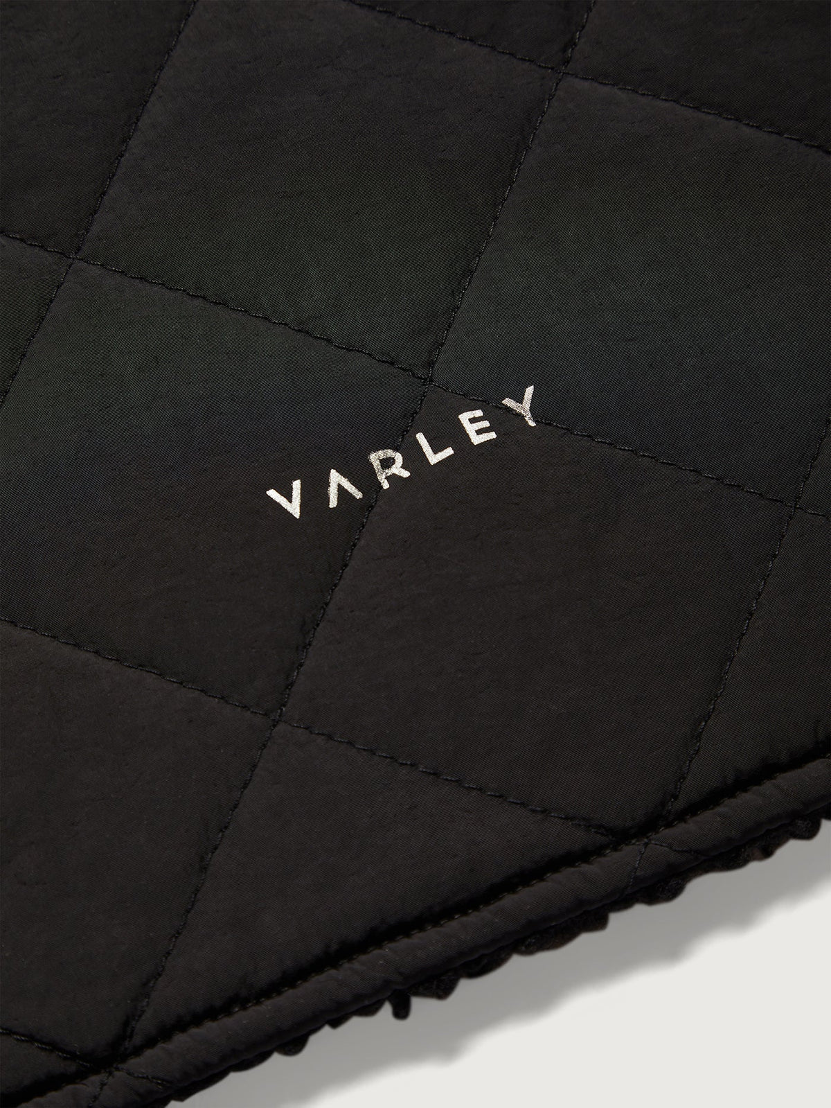 Coronet Quilt Sherpa Scarf | VARLEY US Black - Varley