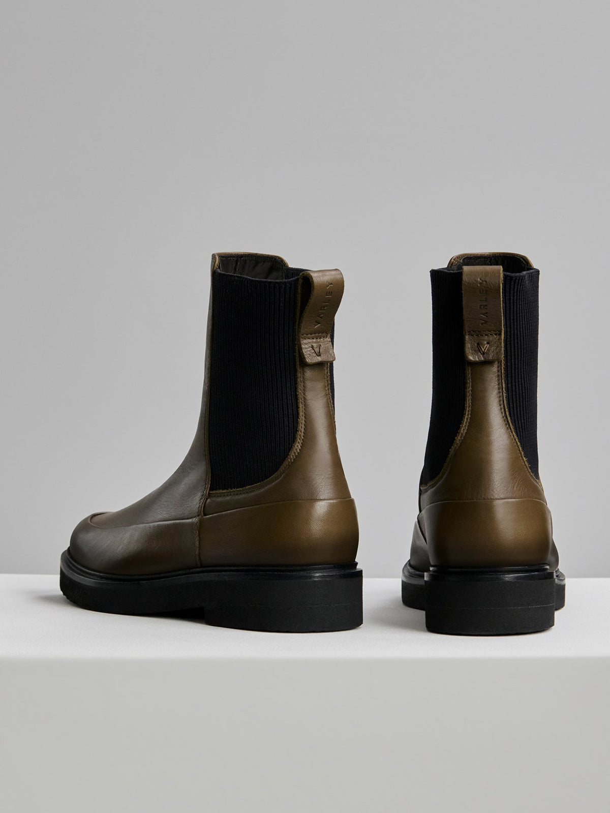 Eileen Chelsea Boot Nappa Dark Olive - Varley