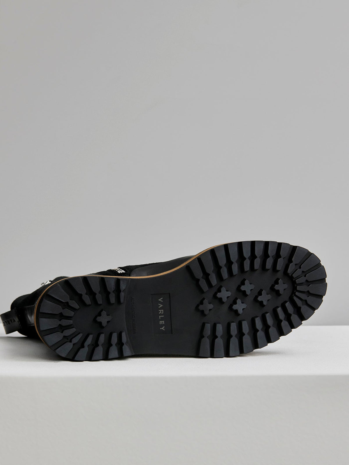 Calsen Lug Sole Boot Black - Varley