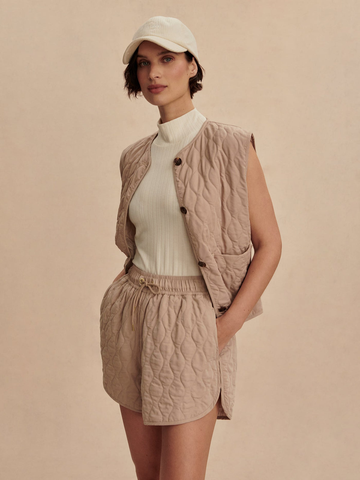Catrine Quilted Short Light Taupe - Varley