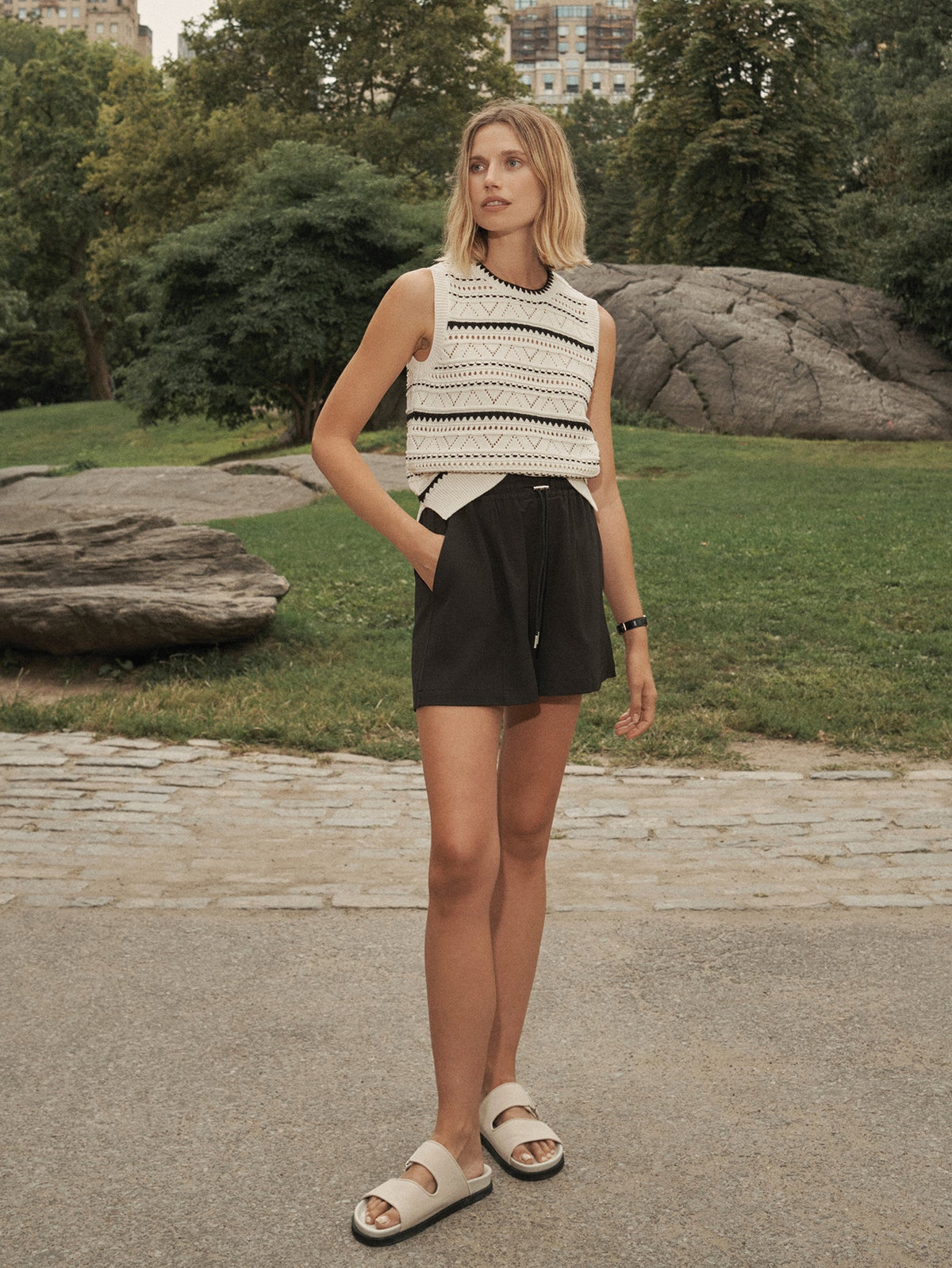 Esmond Short 3 Black - Varley