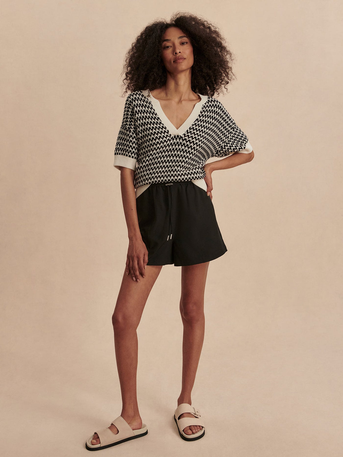 Esmond Short 3 Black - Varley