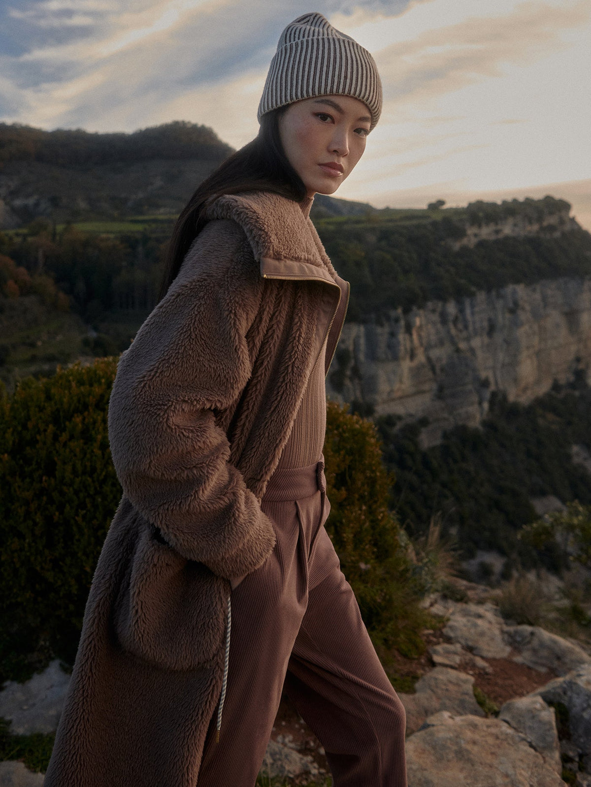 Logan Sherpa Coat Ash Taupe - Varley
