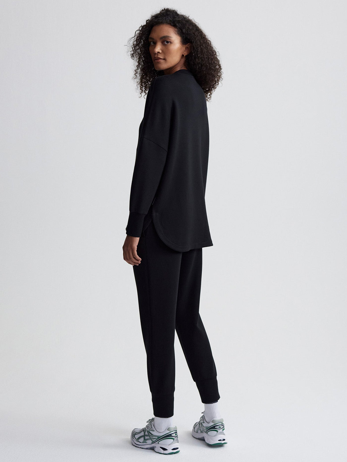 Paige Longline Sweat | VARLEY US Black - Varley